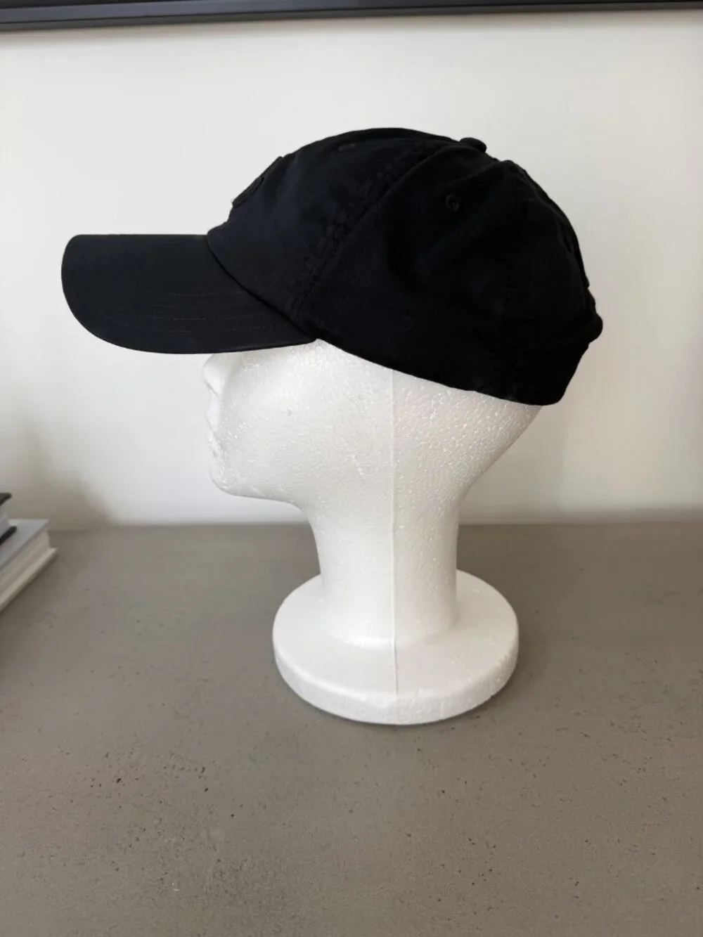 Alo Yoga Off-Duty Cap Black on Black Embroidered Logo Dad Hat — Adjustable OS
